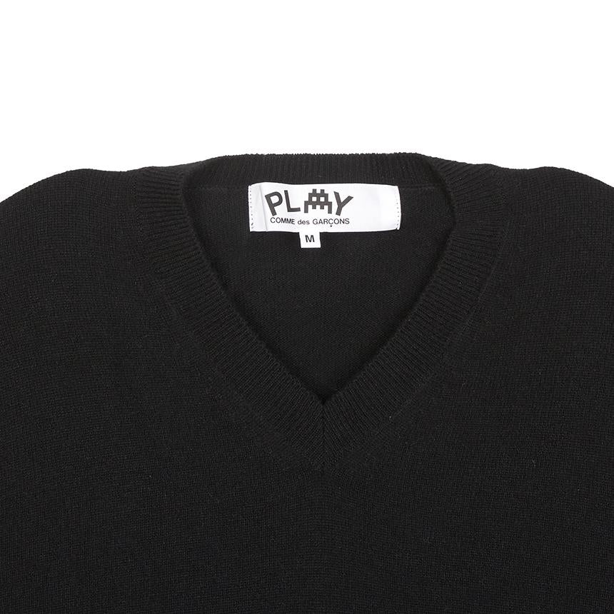 Comme des Garcons Invader Double Wappen Unisex V-Neck Knit Sweater AZ N086 051 1