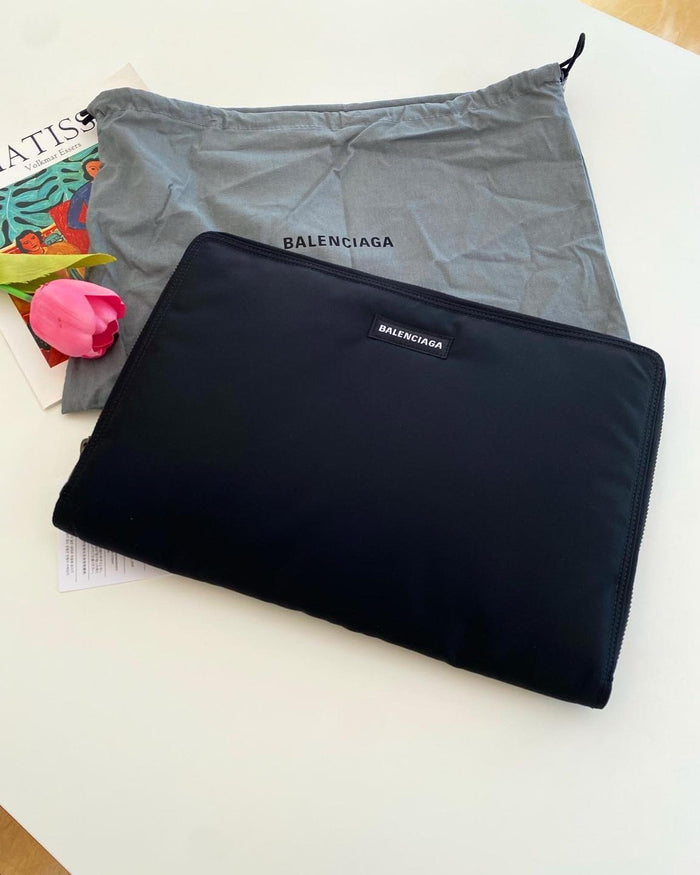 BALENCIAGA Explorer Logo Large Unisex Clutch Bag 704564