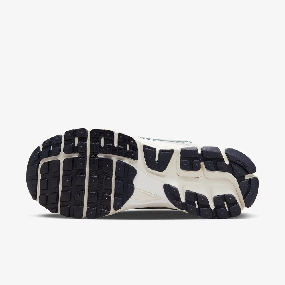 Nike Photon Dust Metallic Silver Zoom Vomero 5 Women’s Low-Top Sneakers