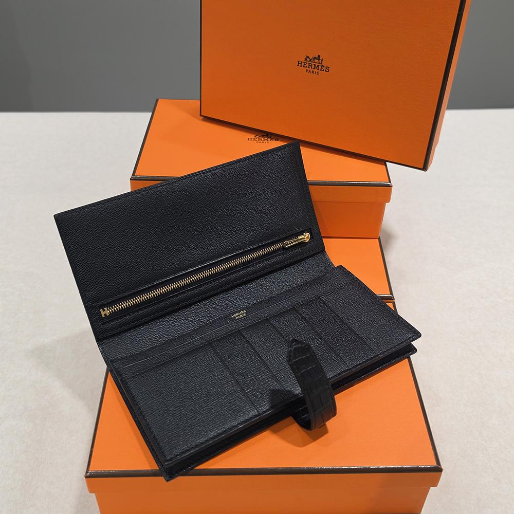 HERMES Black Shiny Alligator Long Wallet Gold Hardware Unisex