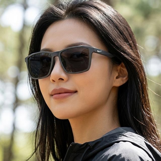 Nike Matte Gray Sport Sunglasses Unisex Golf Fishing Hiking CW4725 021