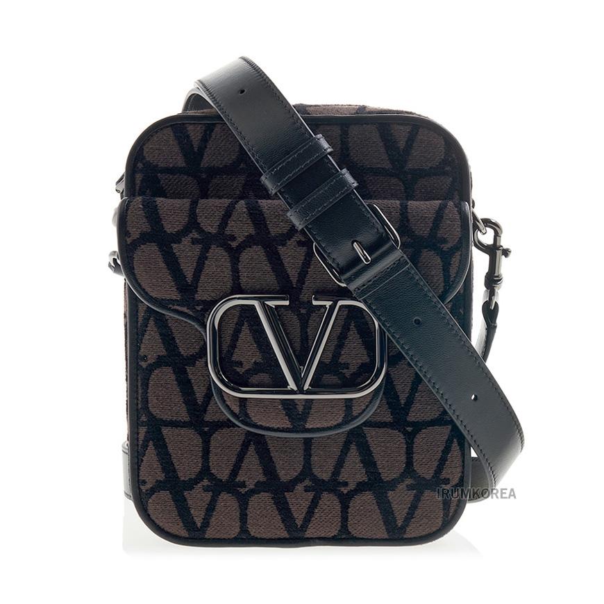 VALENTINO Garavani Signature V Logo Leather Shoulder Bag Unisex