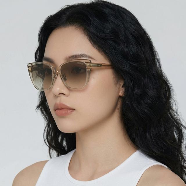 TOM FORD Transparent Brown Acetate Oversized Cat Eye Sunglasses TF1056K 45F