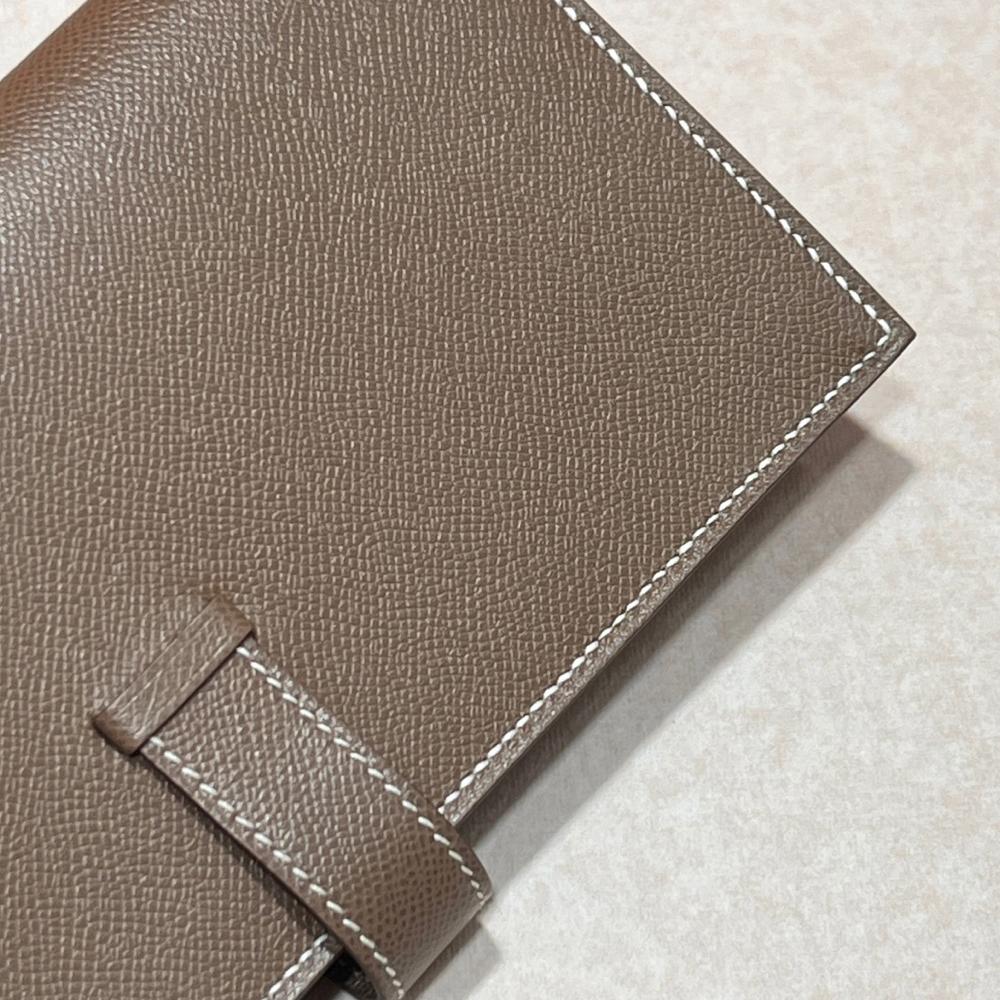 HERMES Beaun Long Wallet Etoupe Leather Gold Hardware Unisex
