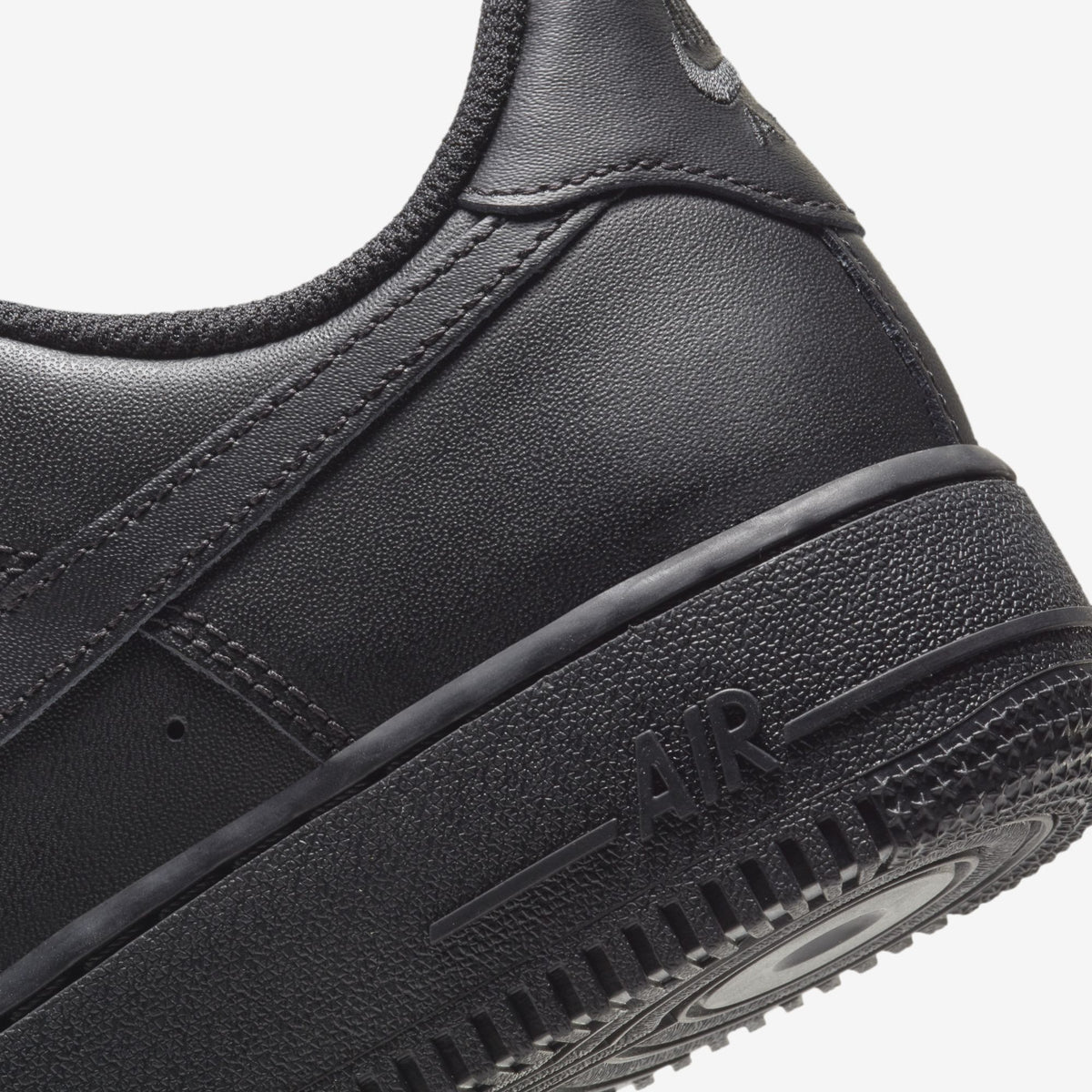 Nike Women’s Air Force 1 ’07 Low Triple Black Sneakers DD8959 001