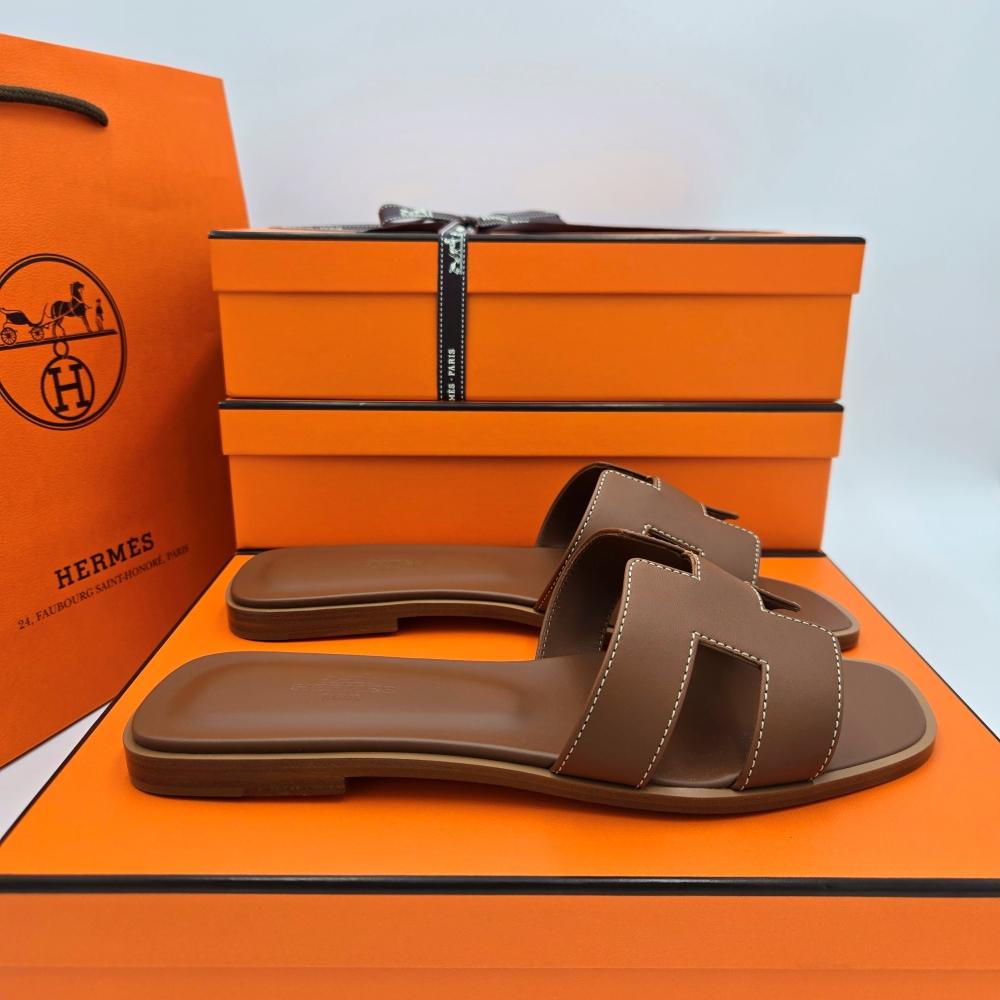 HERMES Oran Sandals Women Leather Gold Color Slides