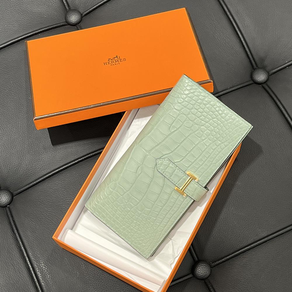 HERMES Alligator Long Wallet Mint Matte Gold Hardware Unisex