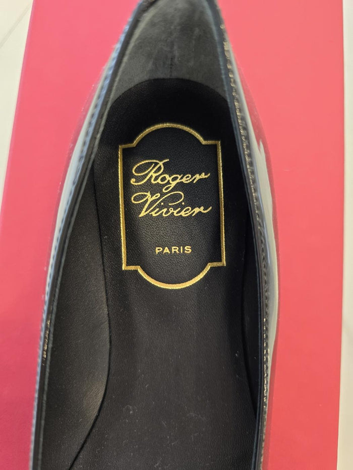 Roger Vivier Black Leather Trompette Flat Pumps RVW40415280D1P
