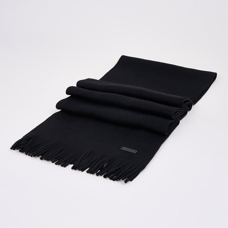 HUGO BOSS Men’s Virgin Wool Knit Scarf 50495340 001
