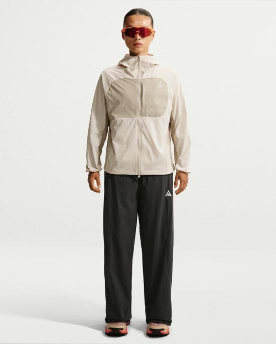 Nike Women’s Jacket II1329 105 DOM