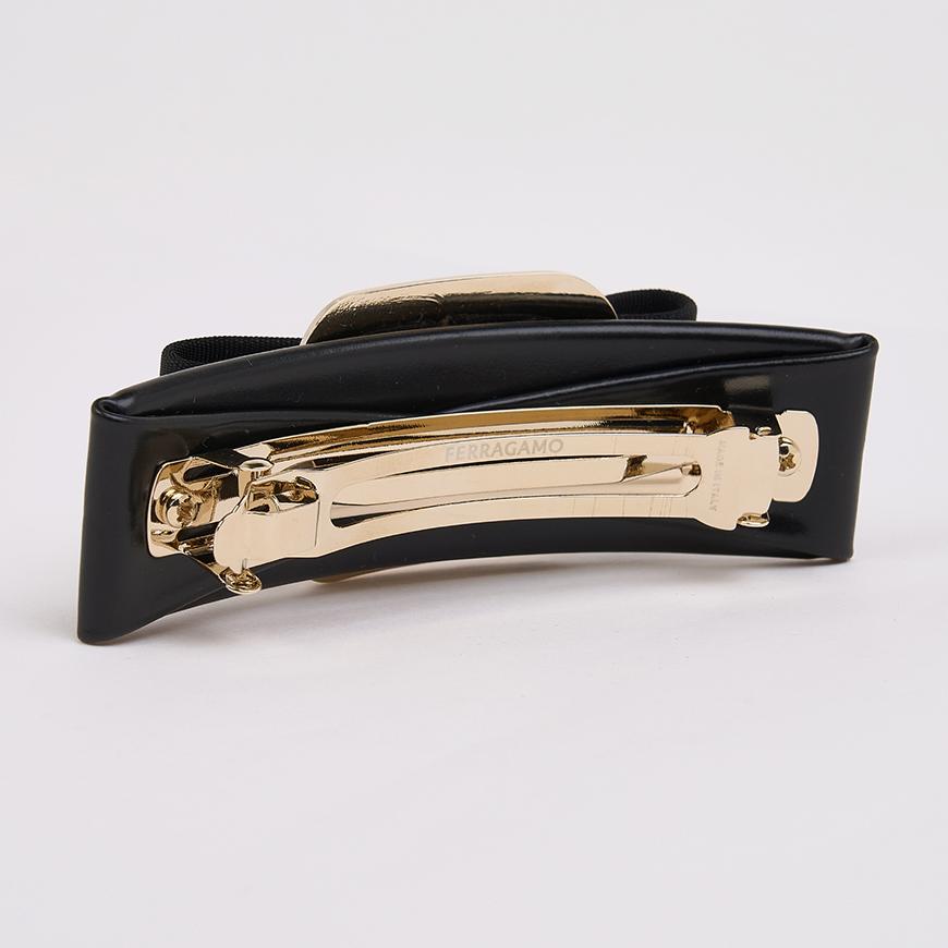 Ferragamo Vara Plate Hair Clip Black Women’s Accessory 0771551