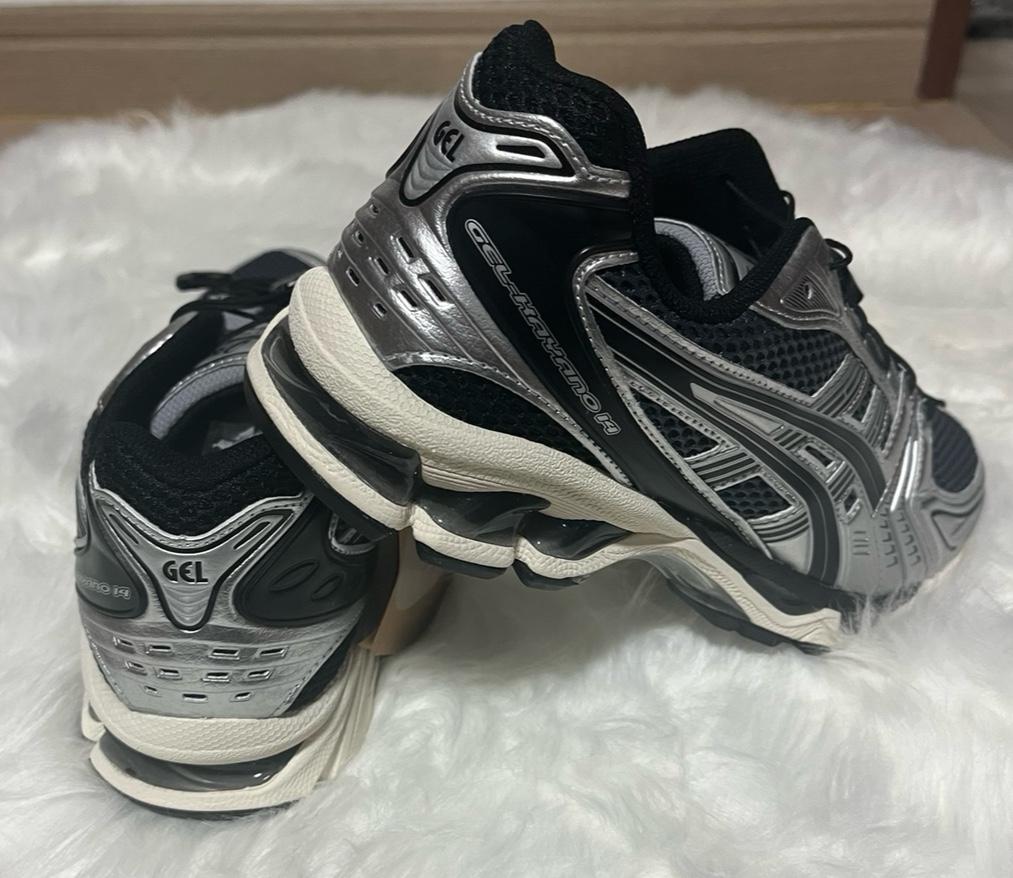 Asics GEL-Kayano 14 Unlimited Low-Top Sneakers Carrier Gray Black 1203A549 020