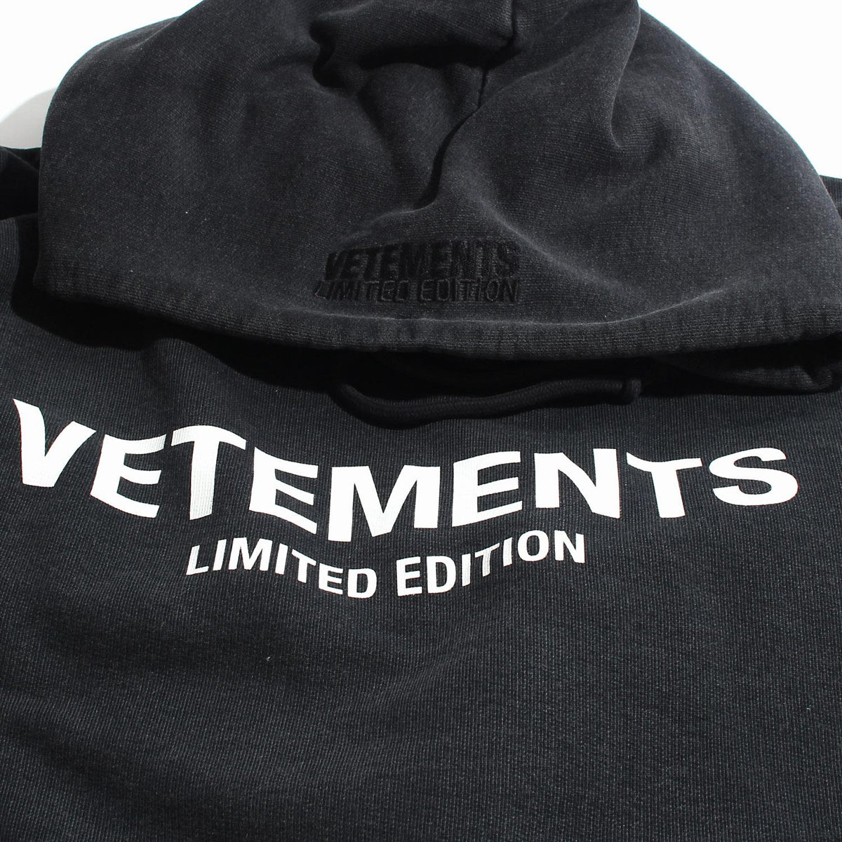 Vetements Men's Oversized Logo Washed Black Hoodie UE54HD220B