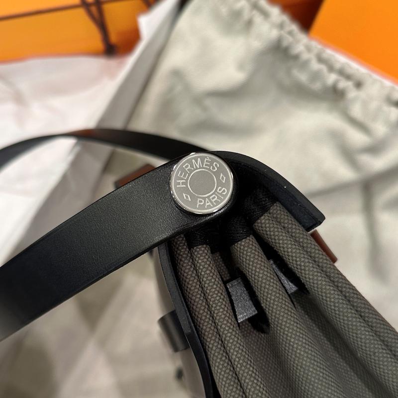 HERMES Khaki Canvas Herbag 39 Shoulder Tote Messenger Bag Silver Hardware