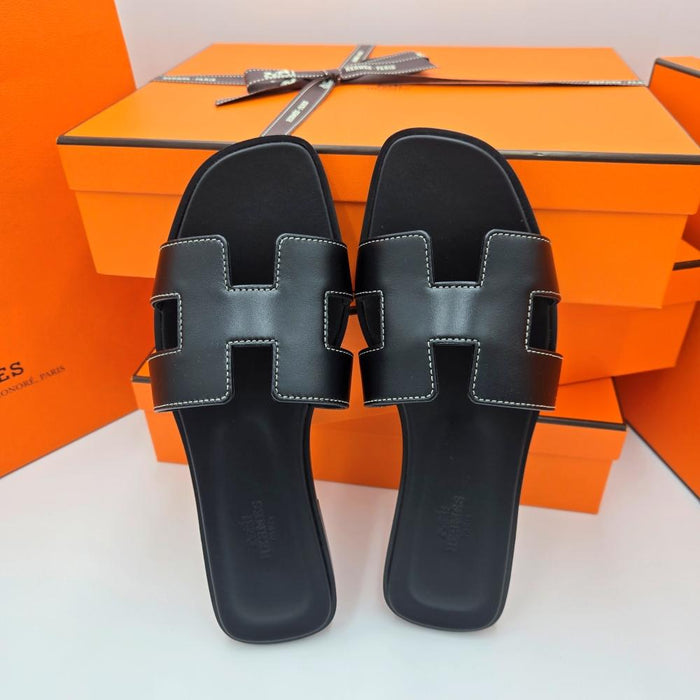 HERMES Oran Black Leather Women’s Sandals