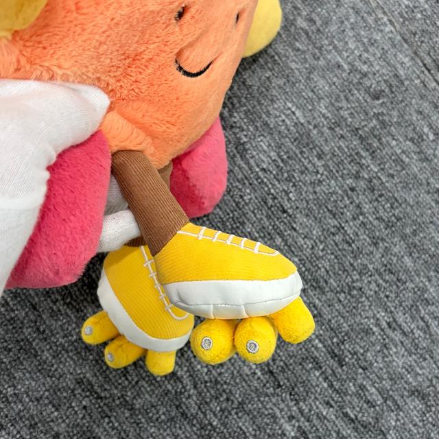 jELLYCAT Amuseables Sun Roller Skates Keyring A2SUNRS