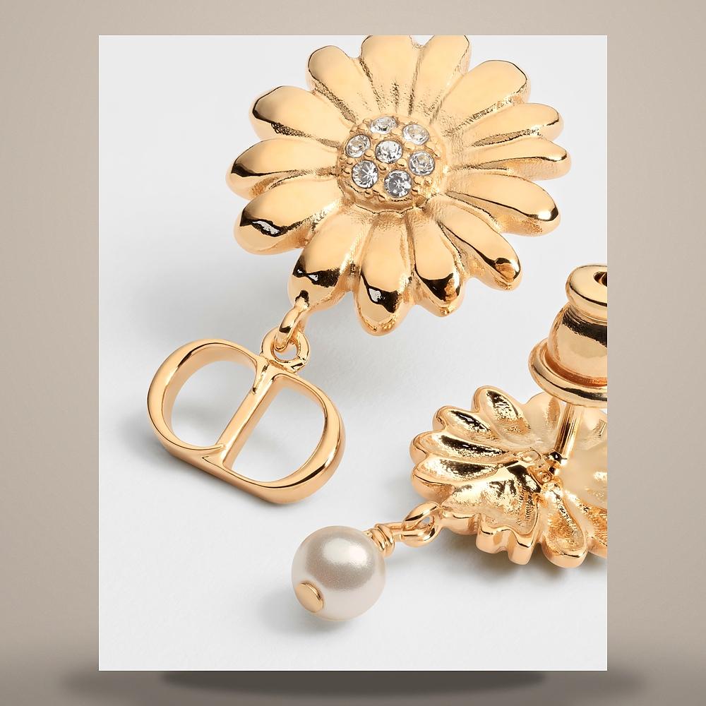 DIOR Gold Metal Multi-Flower Earrings with White Resin Pearls an E4848WOMCY D319