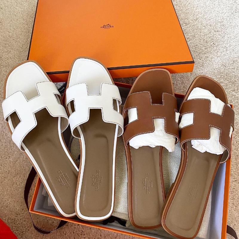 HERMES Oasis Classic White Calfskin Sandals for Women